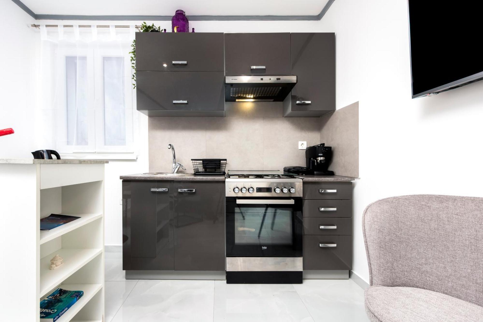 Apartment Leo Rovigno Esterno foto