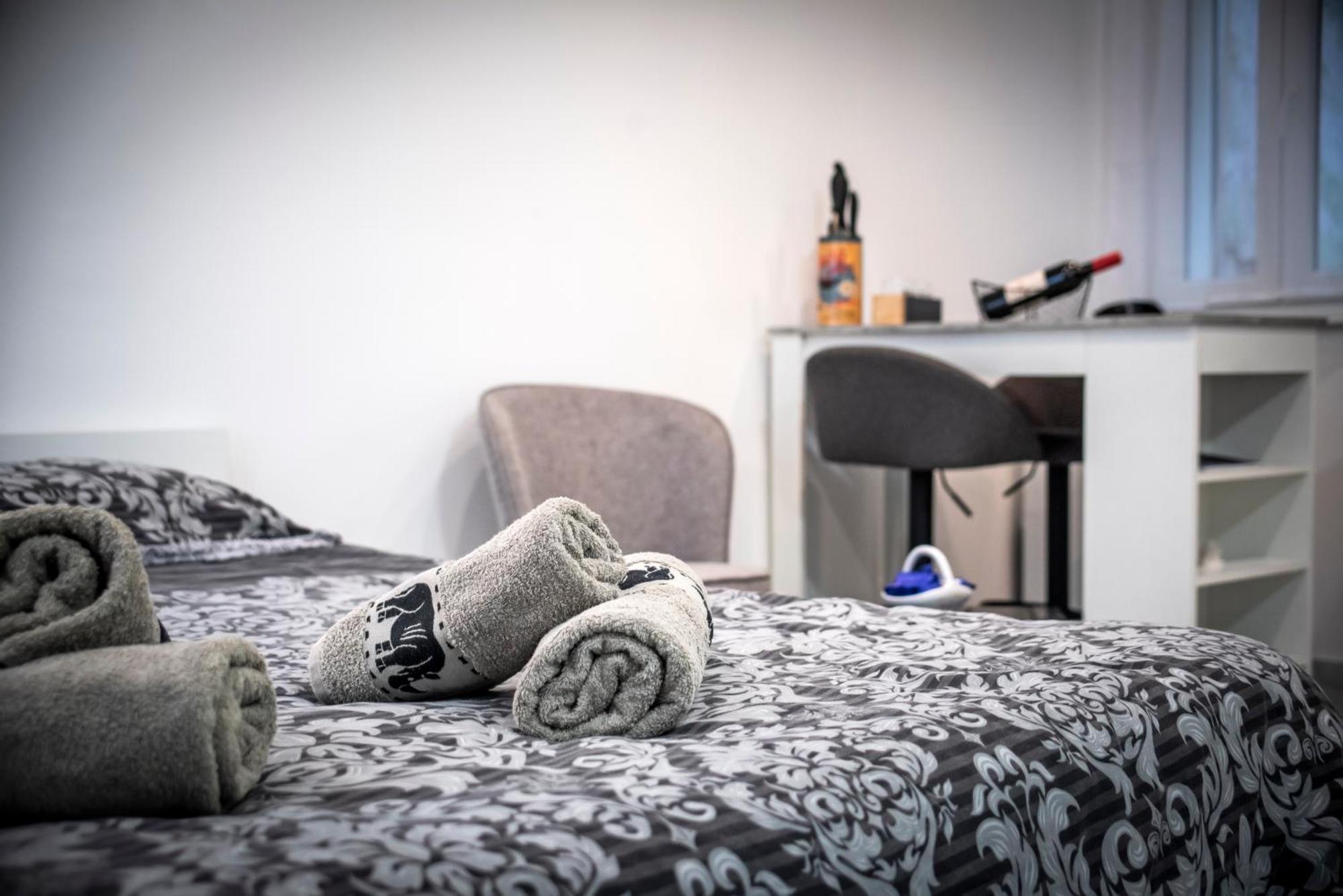 Apartment Leo Rovigno Esterno foto